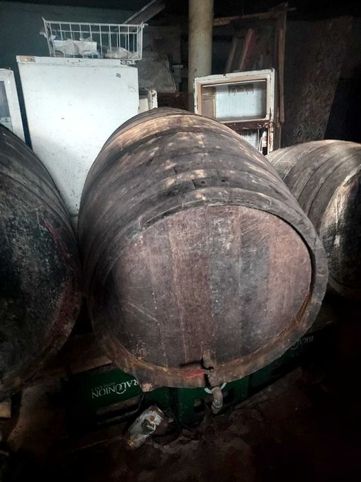 Se vinde butoaie vechi lemn fag/dud