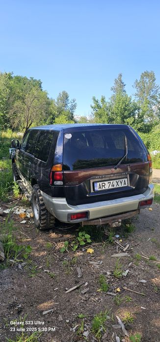 Vând Mitsubishi Pajero Sport