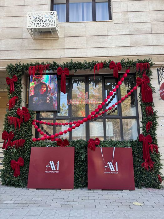 Красивое Новогоднее оформление входных групп любых бизнесов в Алматы