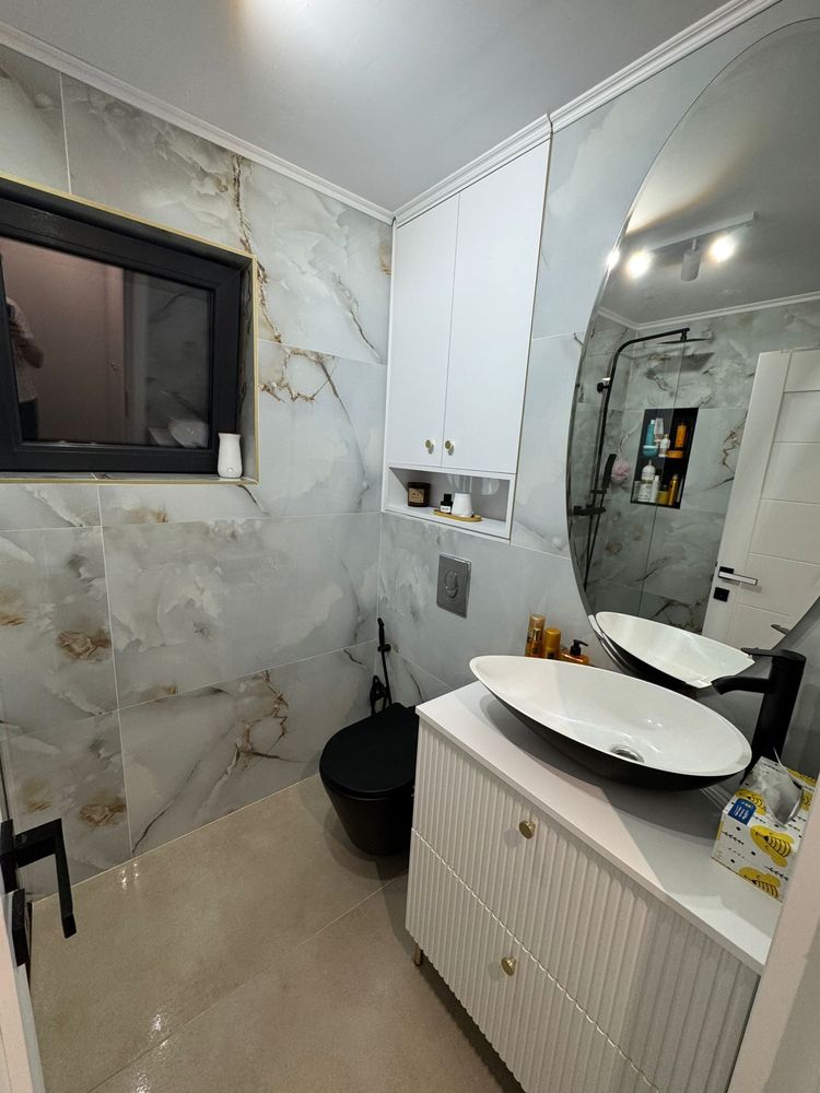 Vand apartament cu 3 camere