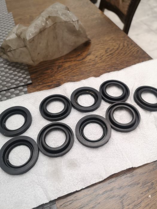 Маншони за спирачни апарати за мерцедес модел 116 и 123