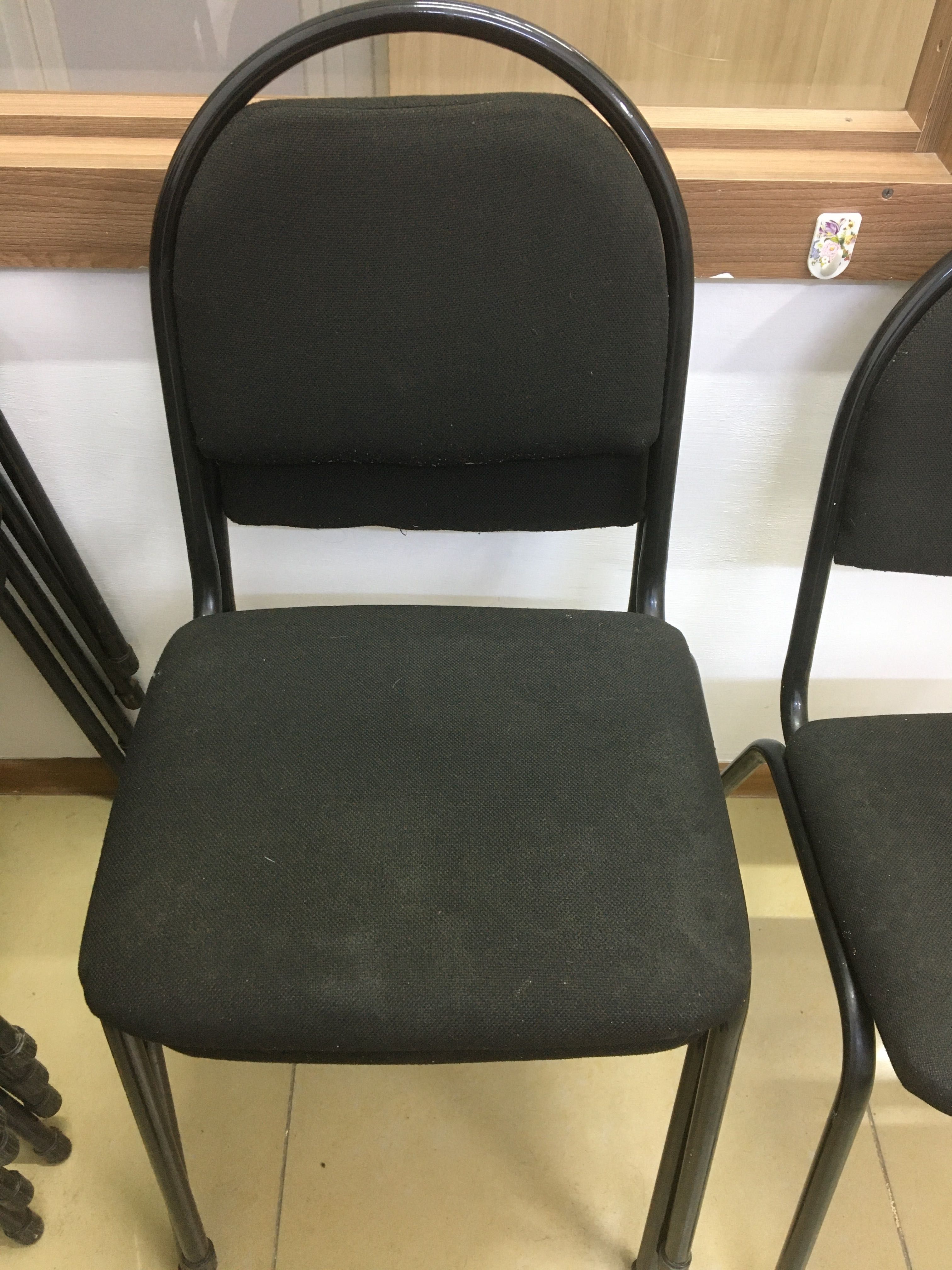 Продам Стол и стулья