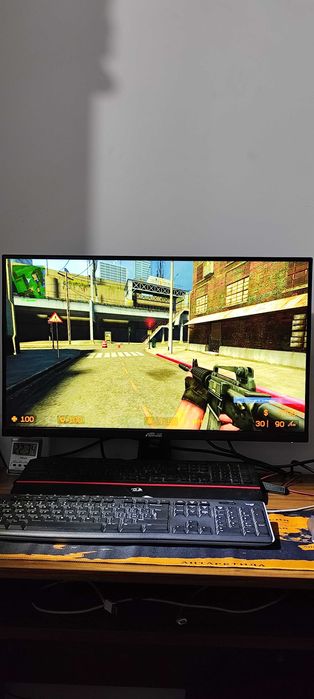 Vand calculator Intel Xeon 36 GB ram DDR3 SSD 256 GB placa video 2 GB