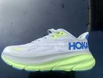 Hoka Clinfton 9 39 1/3 NOU