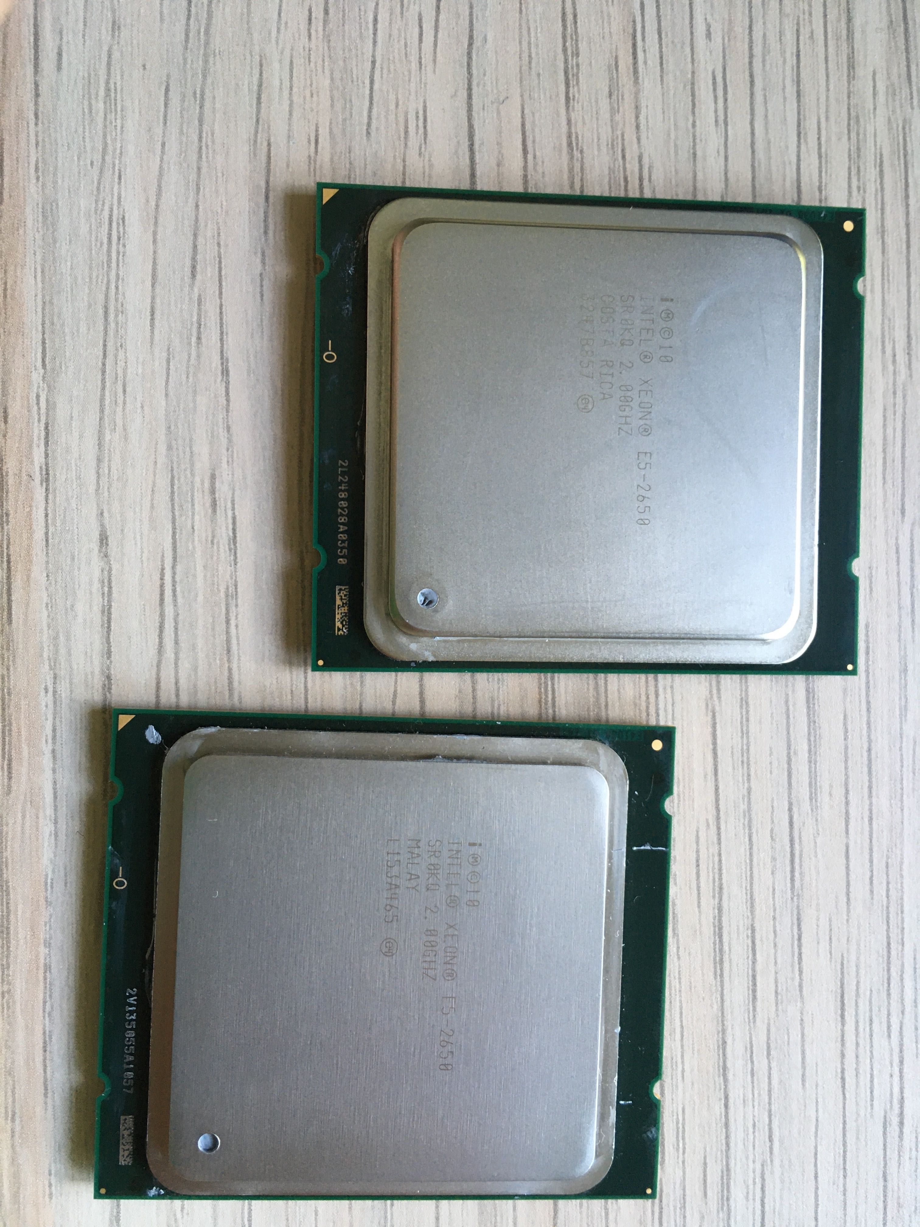 2бр процесори Intel Xeon E5-2650 2.0GHz