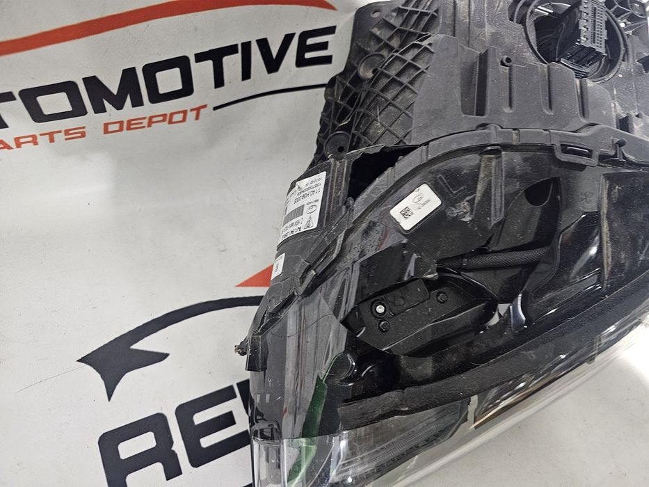 Far stanga matrix led Porsche Taycan cod 9J1941059G