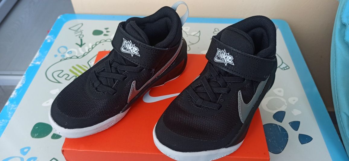 Маратонки Nike N28
