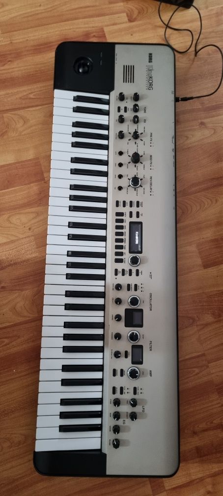 Orga sintetizator King Korg, cu defect