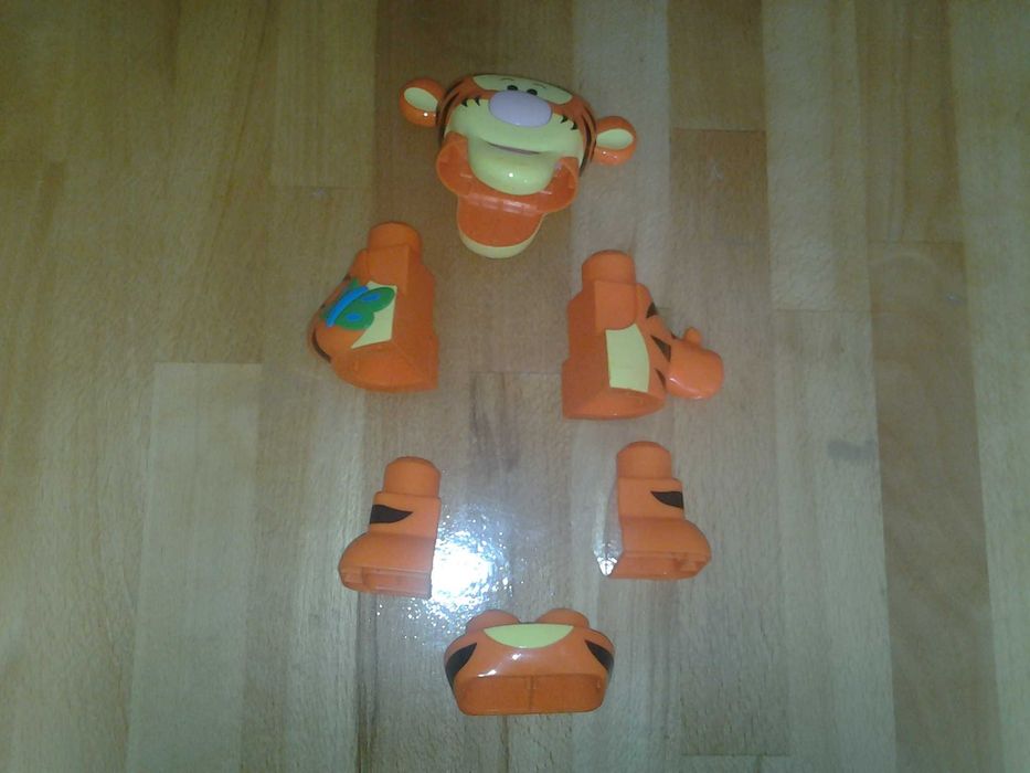 Winnie the Pooh Mega Block 18 cm Tigger jucarie muzicala