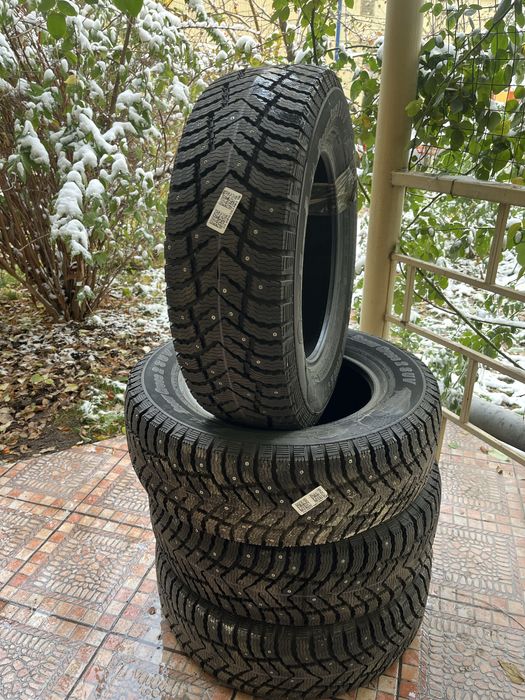 215/65/16 зима. Новая