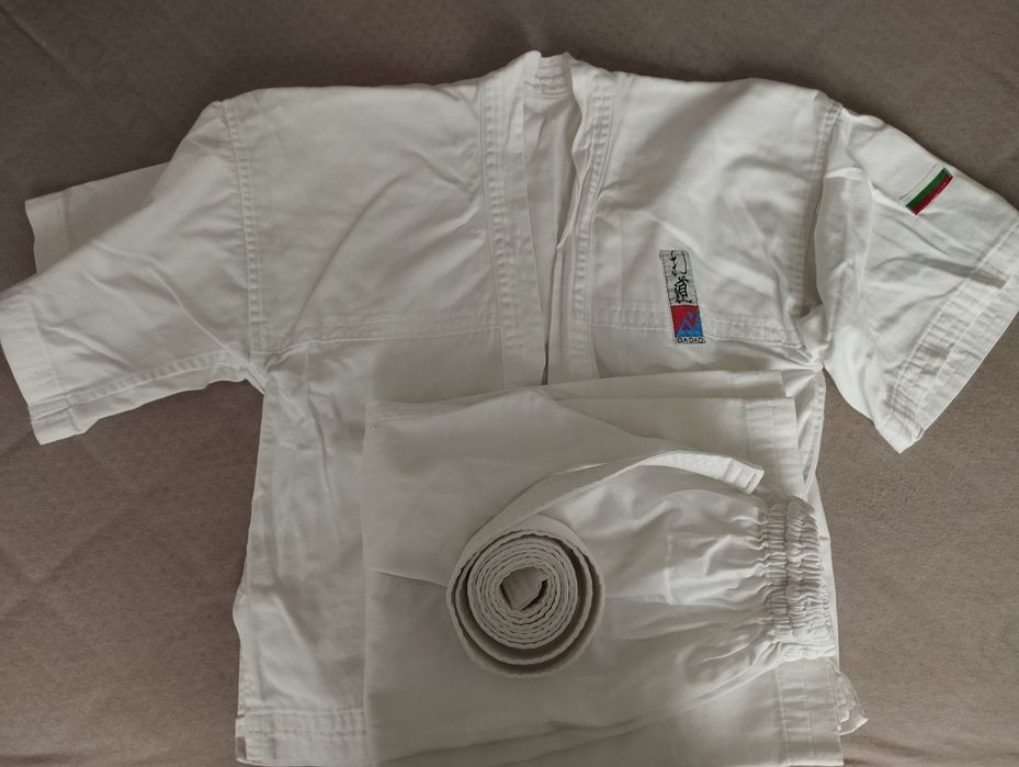 Подавам кимоно за Да Дао