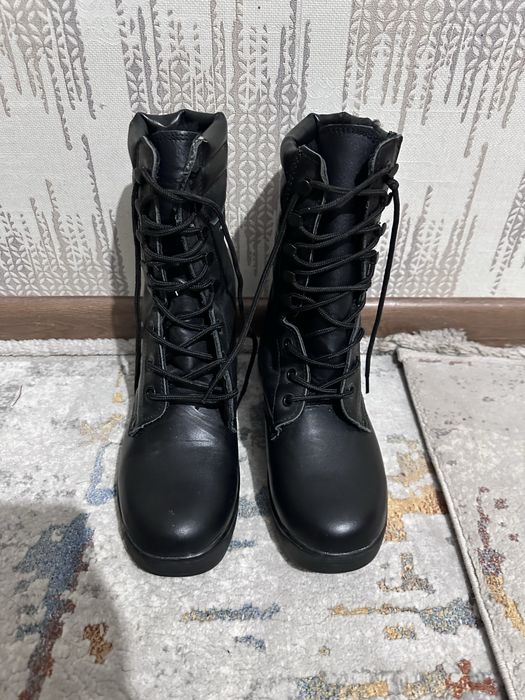 Новые кожаные берцы. 40 размер