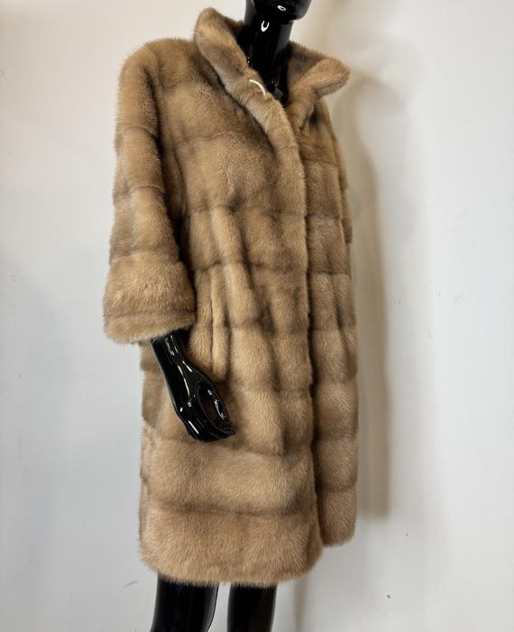 Продаю две шубы новые можно в расрочку