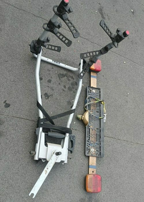 Suport 3 biciclete Thule pentru cârlig și bară suport număr mașină 0