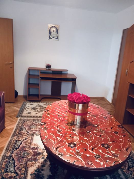 Inchiriez apartament in Centrul Civic