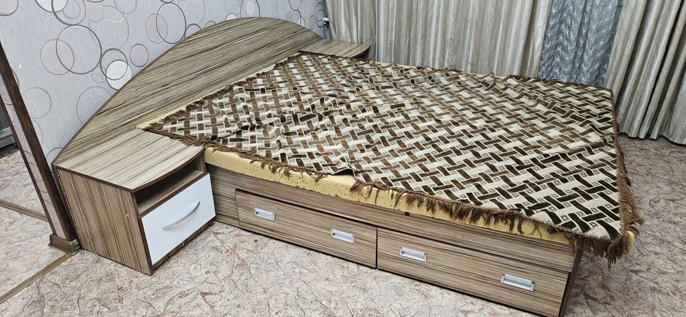 Кровать двуспальная