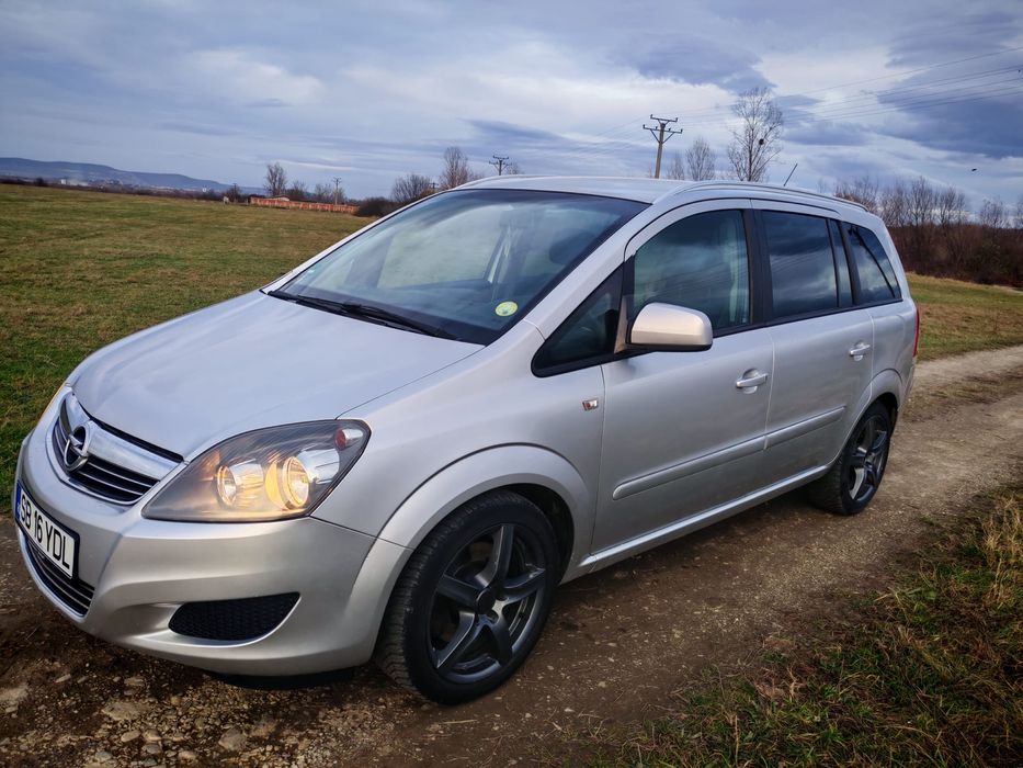 Vand opel zafira 1.7 ecoflex 7 locuri euro 5 an 2013 116 cp impecabil