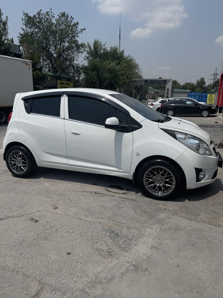 Spark 2015 oxiri mehanika 207.000 probeg 5.500 $