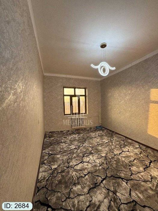 6 mikr somiy alpomish tarafda 2 xona kvartira sotiladi №2684