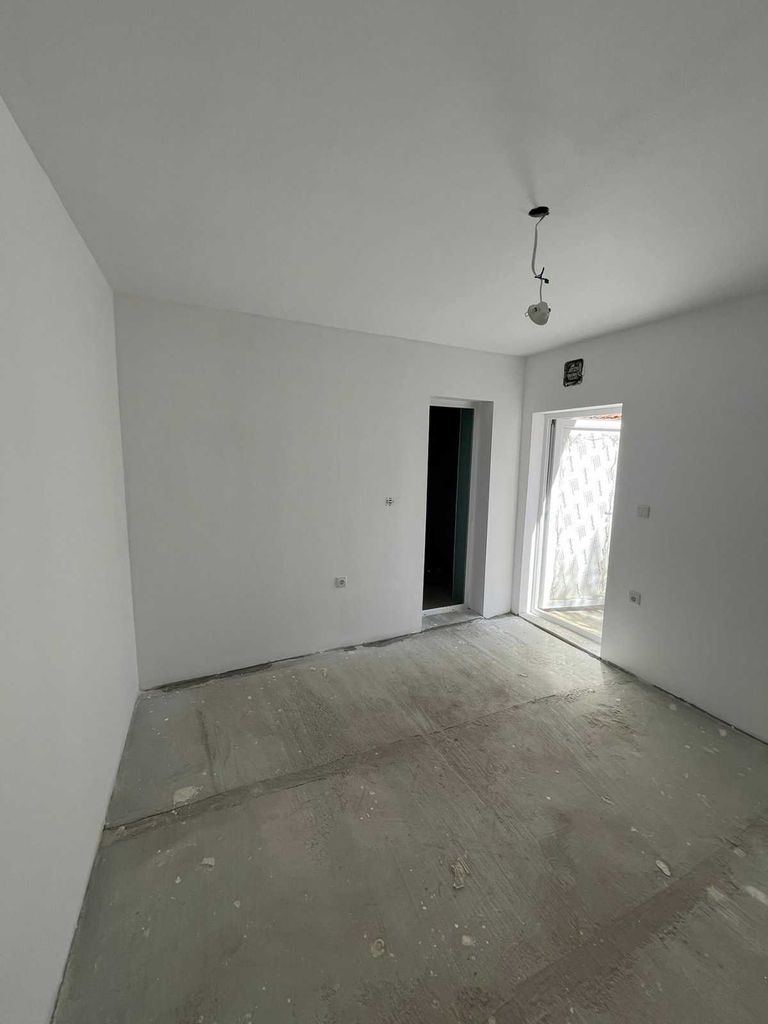 Продава се Къща в Добрич, Център - 41 кв.м за 1717 €/кв.м - Снимка #10
