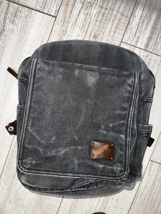 Серый рюкзак б/у