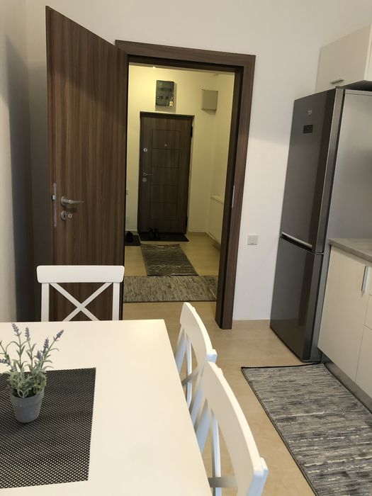 Inchiriez apartament