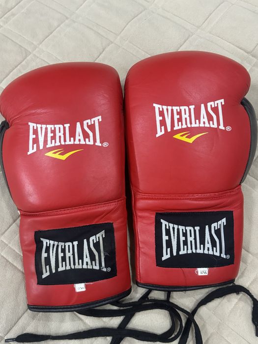 перчатки профессиональные  с шнурками Everlast
