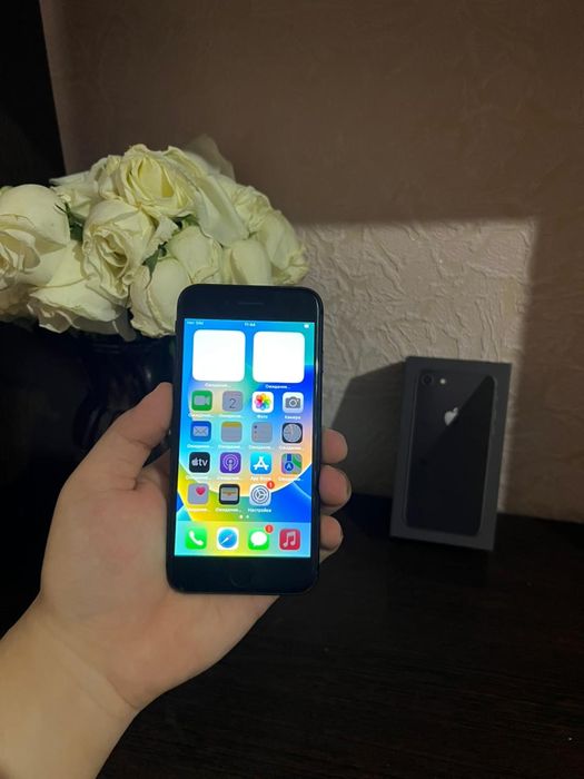 iPhone 8 64gb с коробкой