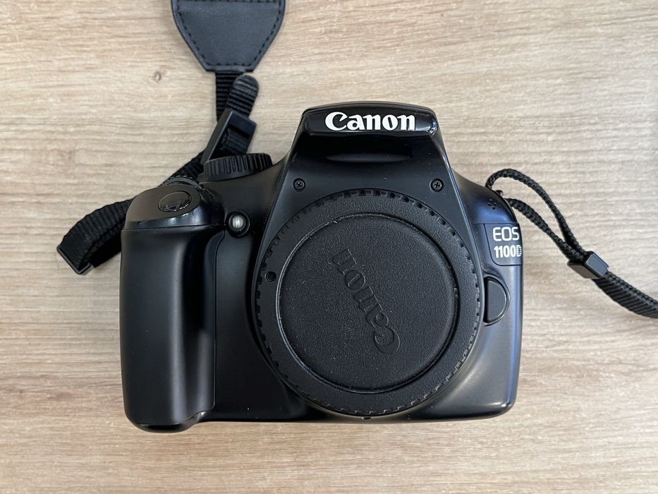Canon EOS 1100D  + Efs 18 55 + 75 300