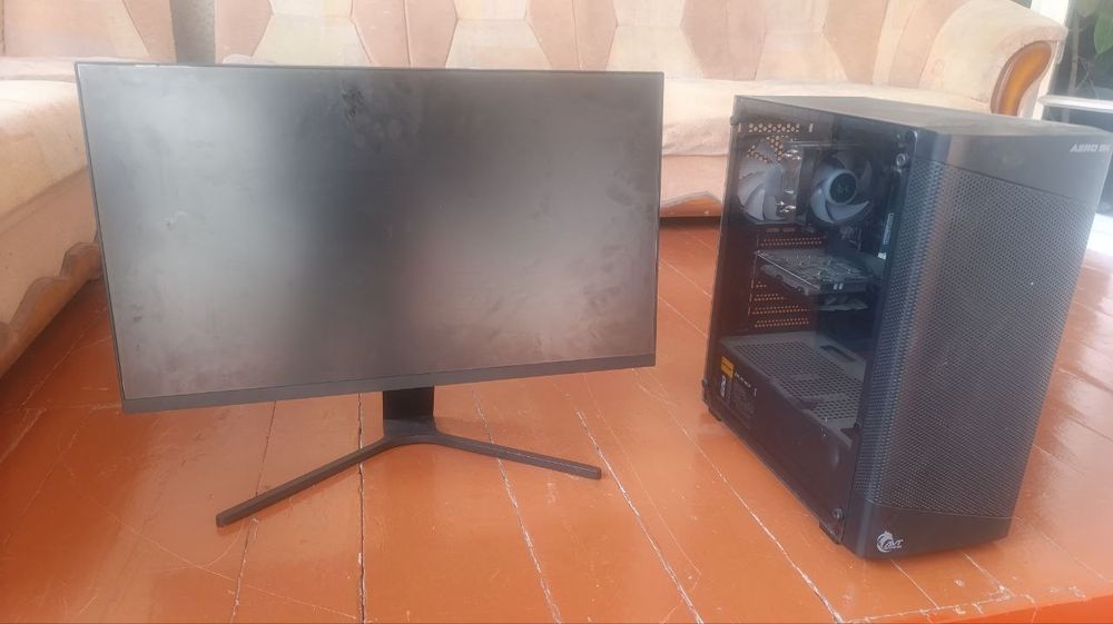 Personalniy kampyuter sotiladi