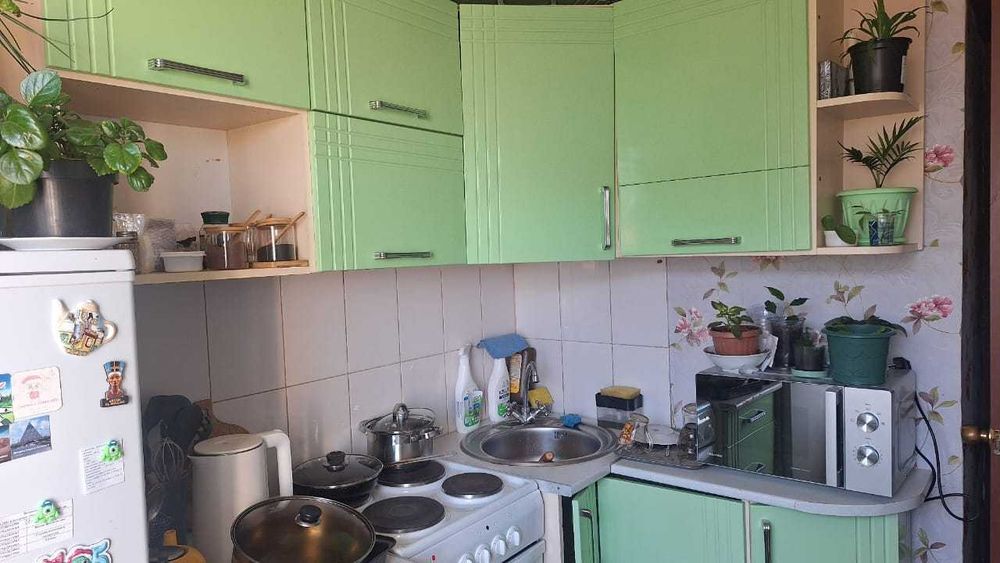 продам квартиру район ЖД больницы