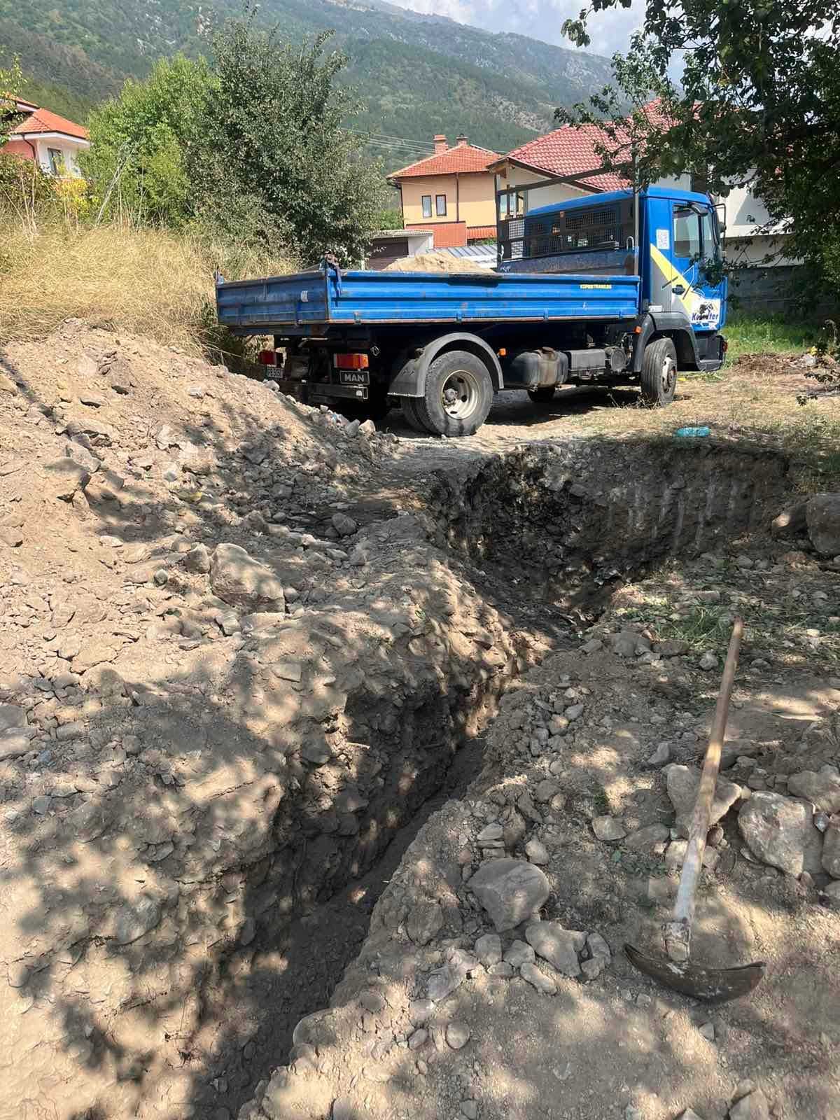 Изкопни услуги , вик и ел канали събаряне на къщи