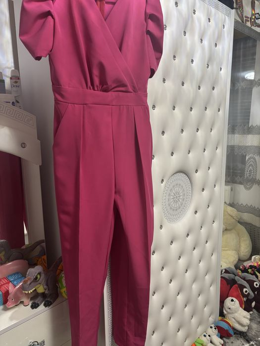 Salopeta roz noua (nici o purtare )