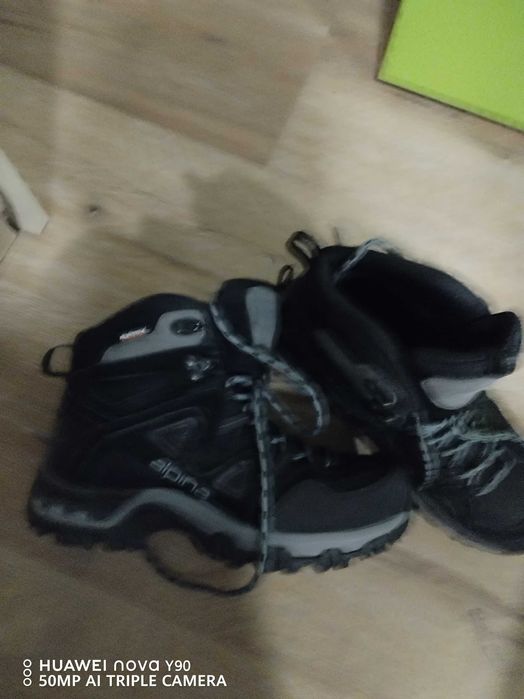 Обувки Alpina туристички