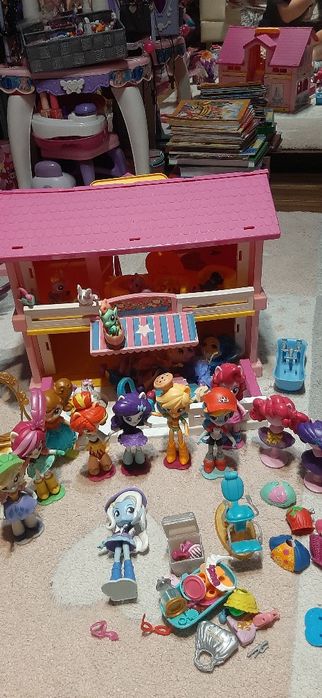 Căsuța jucărie păpuși