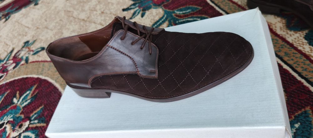 Туфлик  Маде: Италя кам кийилган