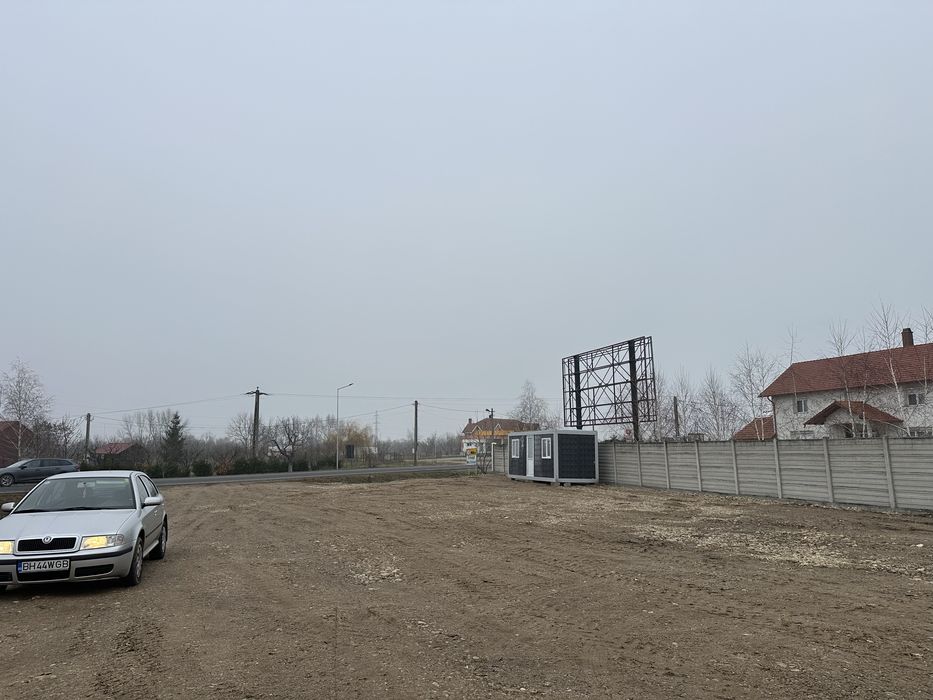 Inchiriez teren tileagd e60