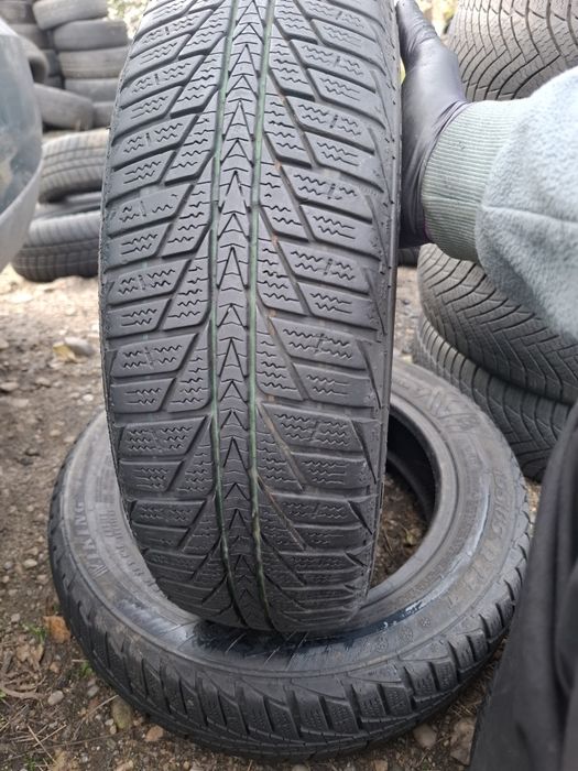 Vand 2 sau 4 anvelope 185 60 14 de iarna