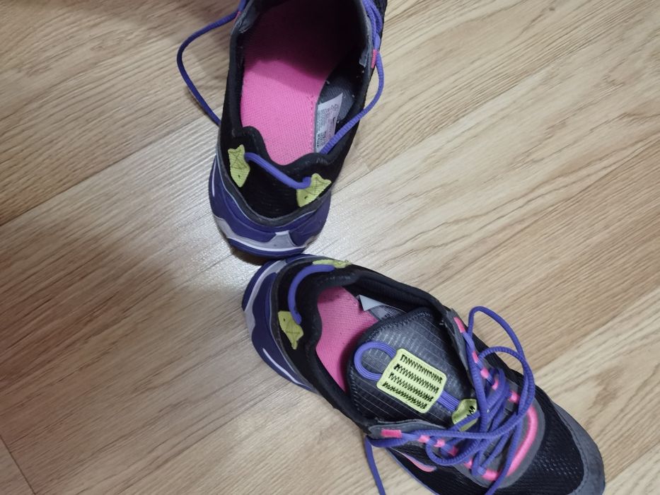 Adidasi Nike noi