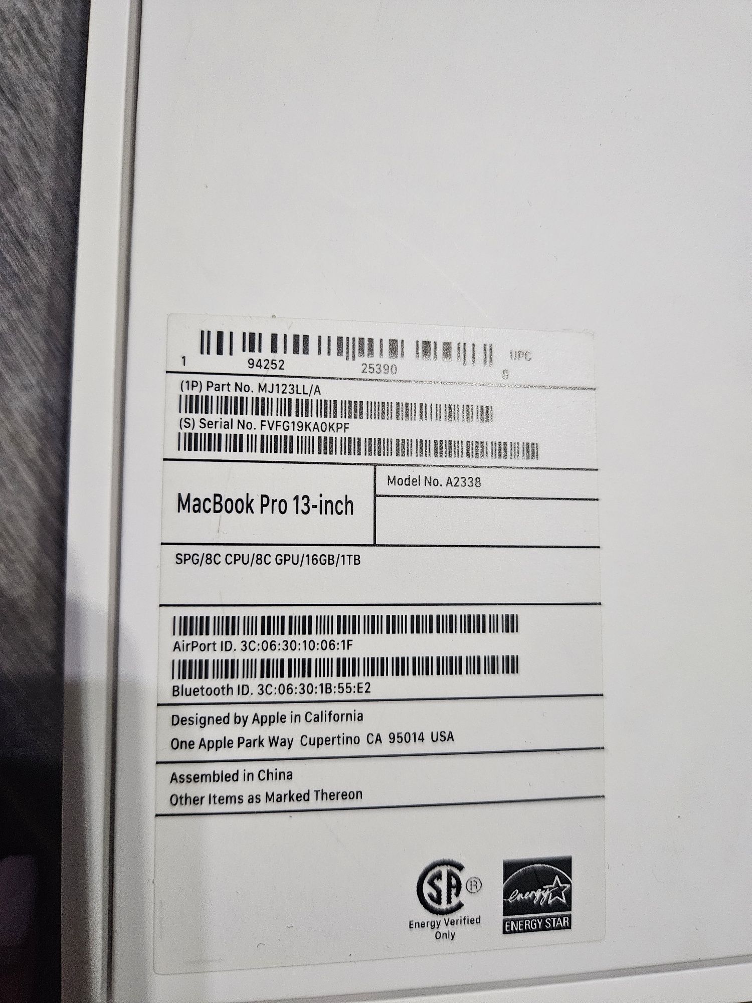 Apple MacBook Pro 13' M1 1TB SSD 16GB 8 core CPU