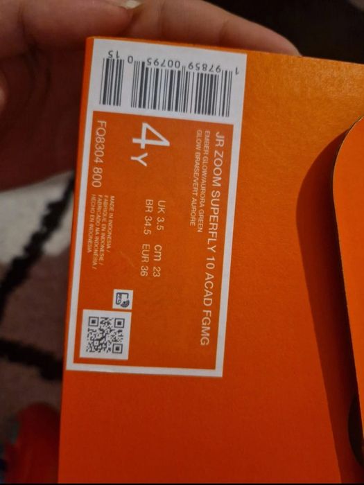 Vând ghete de fotbal