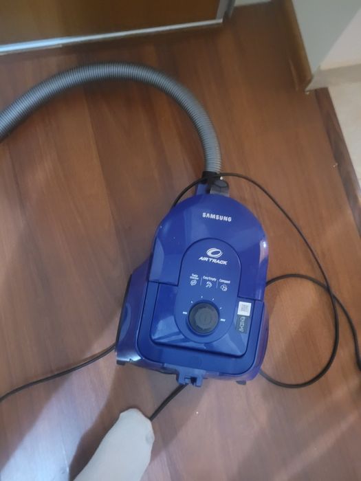 Vând aspirator samsung