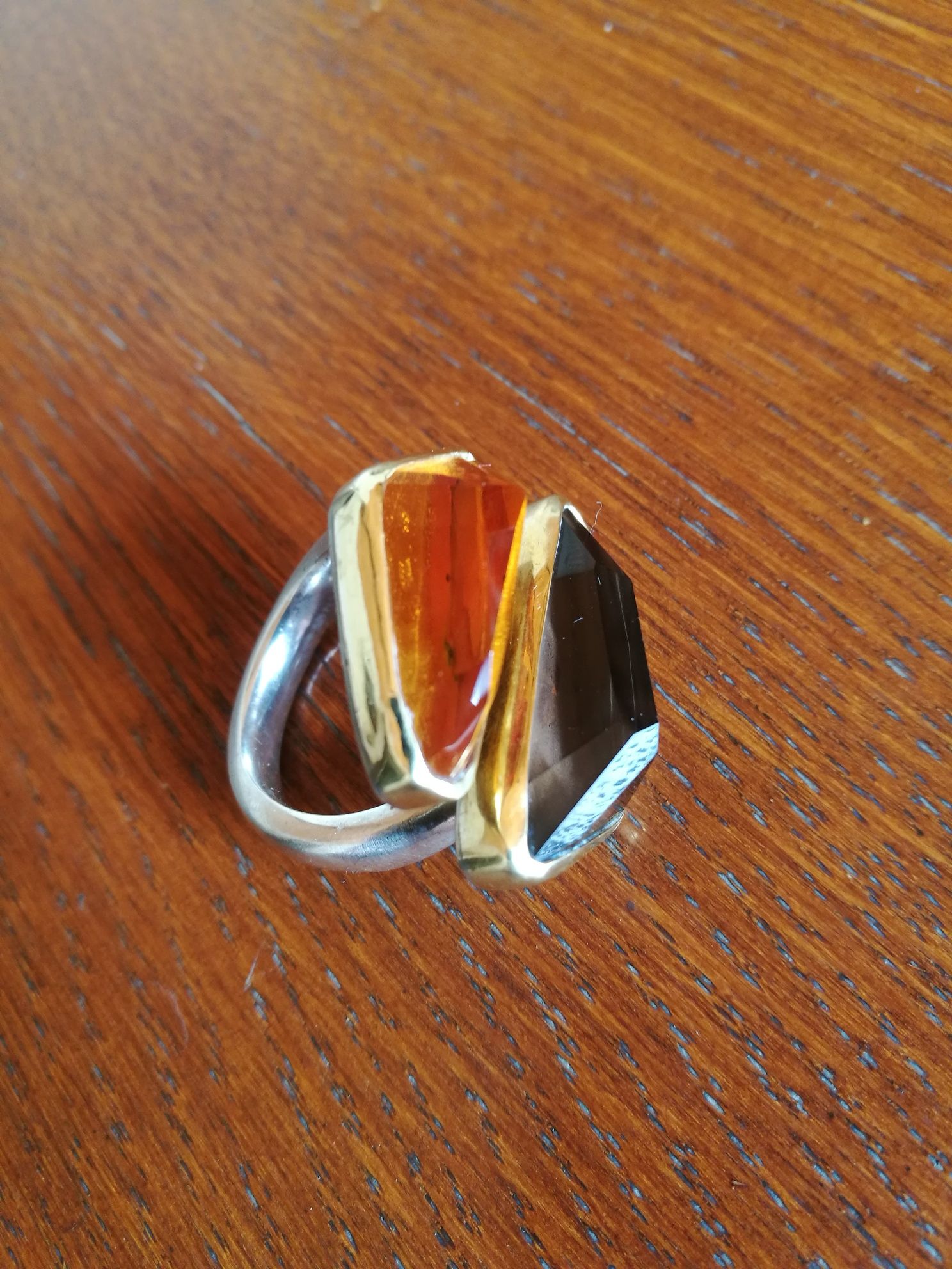 Дизайнерски пръстен уникат Symmetry на дузайнеркара Mary Margoni