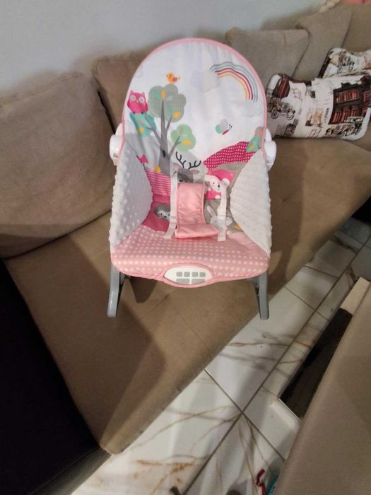 Шезлонг за бебе с мелодии и вибрация