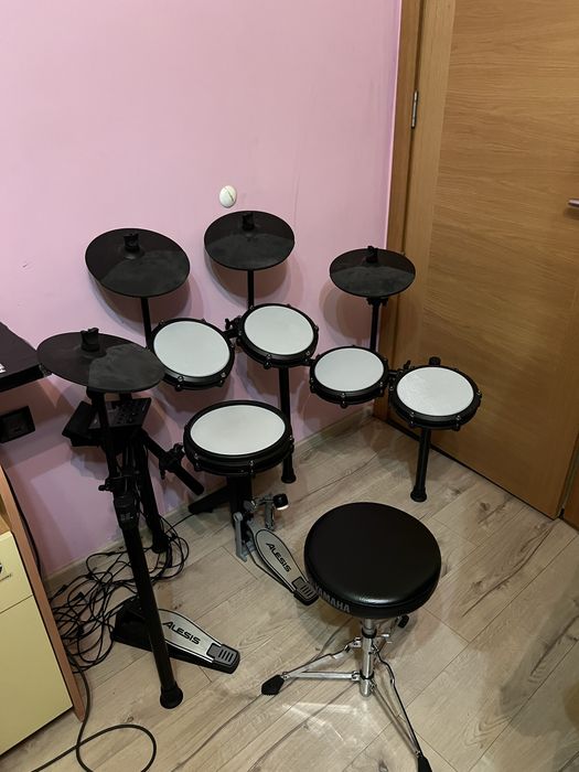 Alesis nitro max
