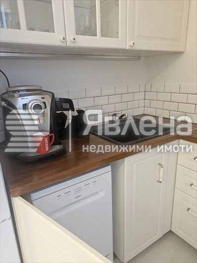 Дава се под наем Тристаен апартамент в Варна, Център - 100 кв.м за 1450 € - Снимка #3