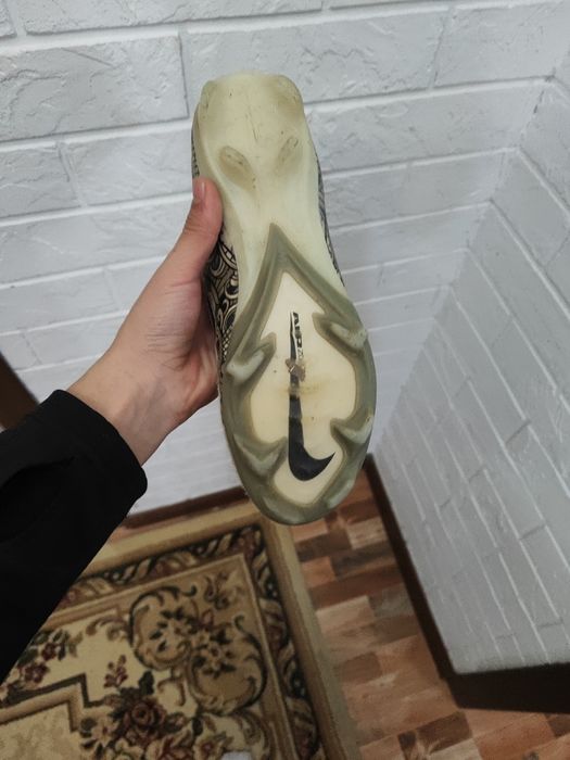 Продаю футбольные бутсый Nike mercurial