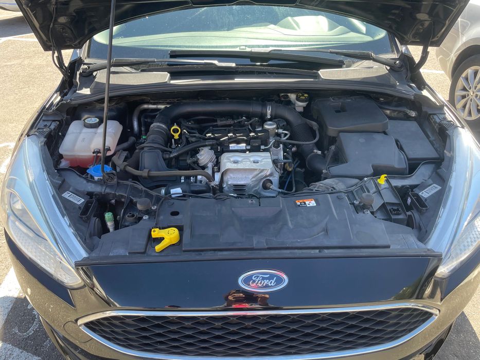 Vând Autoturism proprietate personală