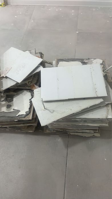 Отдам даром Кафель