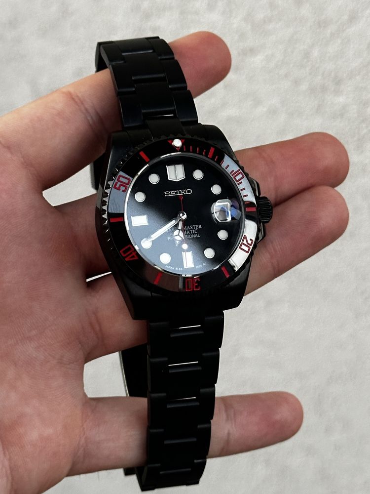 Seiko Mod Submariner Black-Red | NH35 | Automatic | Safir | 40mm